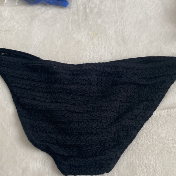 Black bikini - Picture 4 of 4